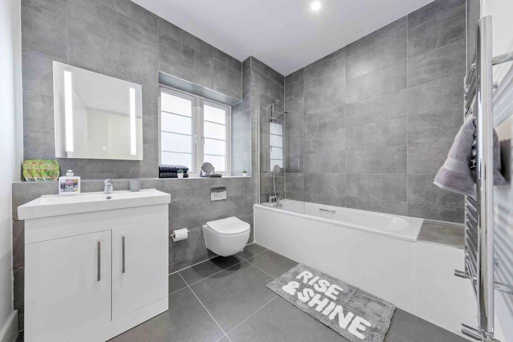 Holiday Home Sleep 8 Central London 9Elms Londres Exterior foto